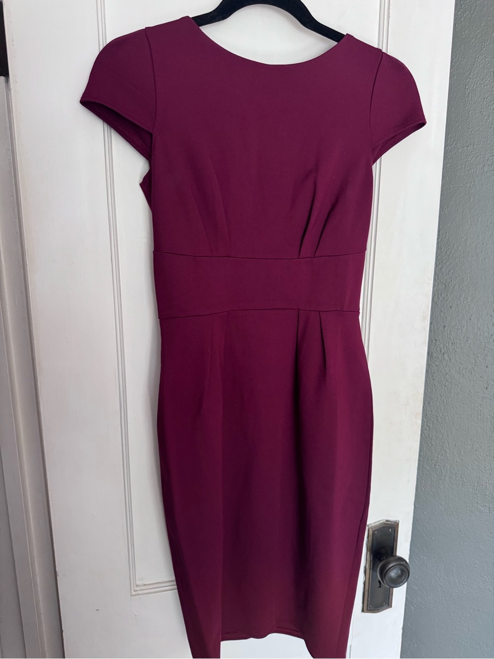 Closet London Women’s Cap-Sleeve Sheath Dress Deep Berry Size US 6